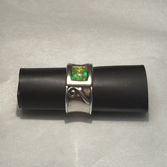 Silver and Opal Ring Sz 6.5-7 - Picture 5 of 6